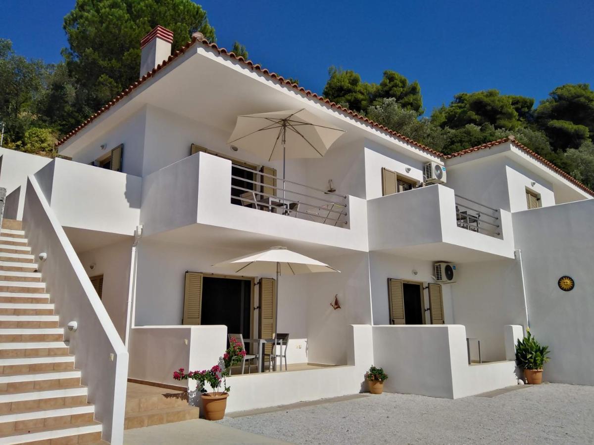 Skiathos Lagoterra Apartments Екстериор снимка