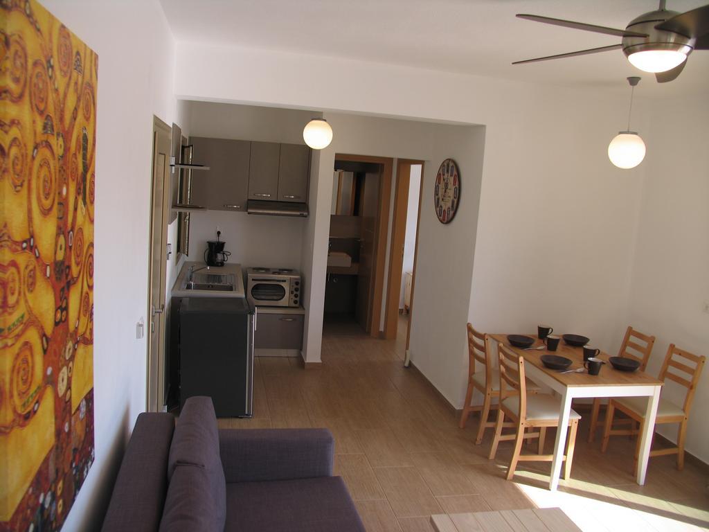 Skiathos Lagoterra Apartments Екстериор снимка